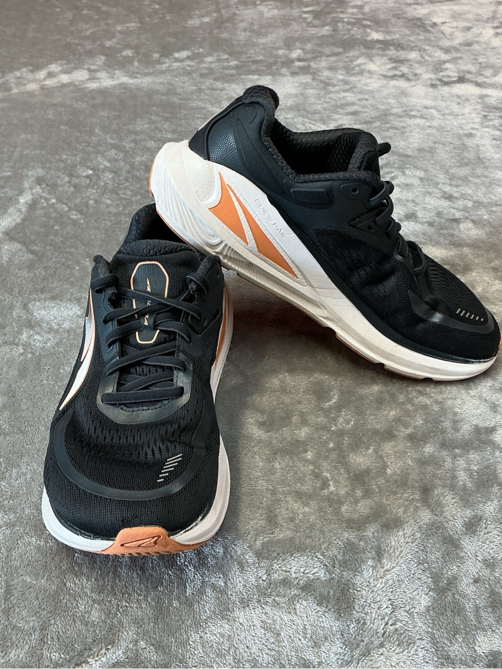 Altra Paradigm 6  Road Running Shoe/Sneaker Women’s size  8 roomy toe box black